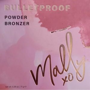 MALLY XO BULLETPROOF CELEBRITY BRONZER IN MEDIUM MATTE FINISH